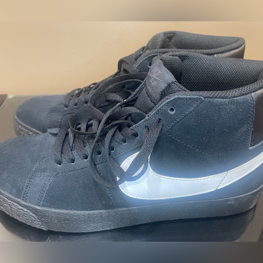 New without tag, Nike Mens Zoom Blazer Mid S Suede, size 9.5